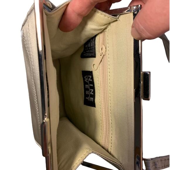 Nine West - small evening bag, silver metallic material, EUC - Picture 4 of 10